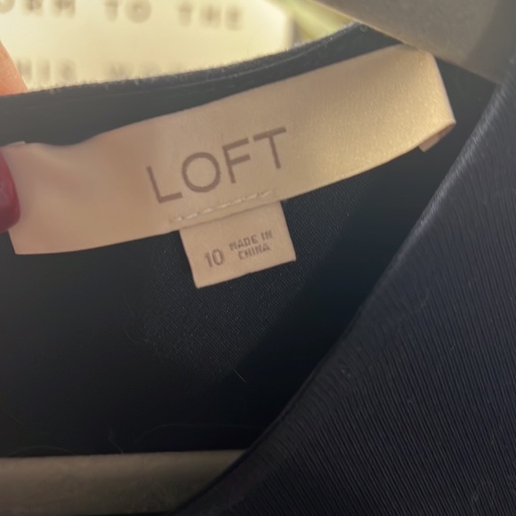 Flirty little black dress with pockets and pearls. - Picture 4 of 4